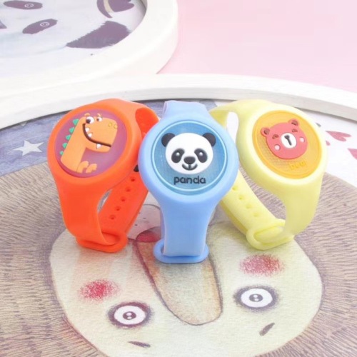 Factory Direct Sales Children‘s Mosquito Repellent Bracelet Toy Luminous Watch with Light Cartoon Fragrance Organic Essence Oil