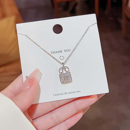 light luxury high-grade letter wallet pendant new niche clavicle chain female necklace wholesale women does not fade