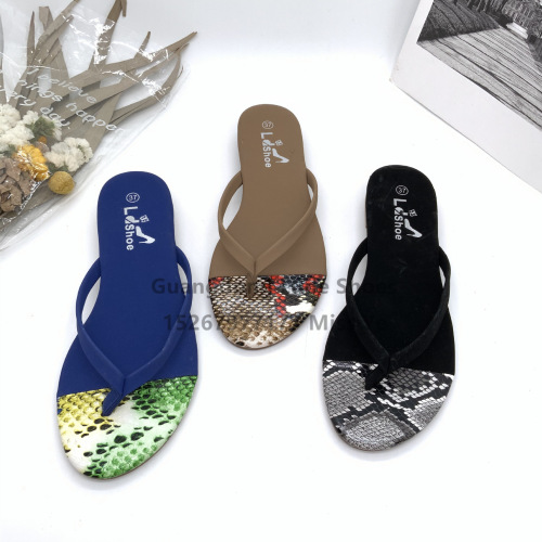 summer new flat slippers foreign trade serpentine stitching beach wear simple comfortable flip flops guangzhou women‘s shoes