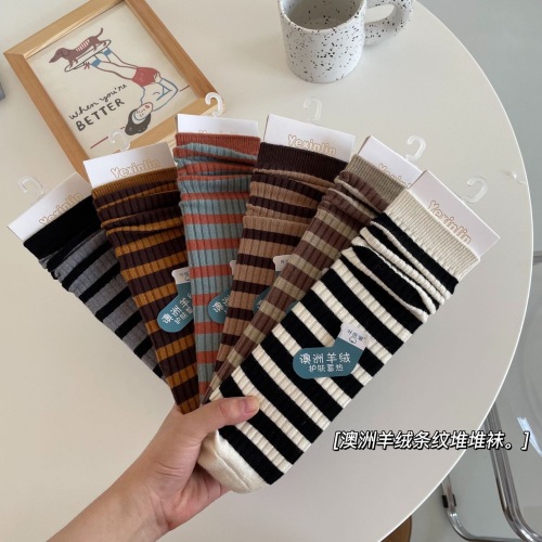 New Autumn and Winter Stitching Contrast Color Australian Cashmere Pile Socks Female Ins Striped Mid-Calf Couple Socks Wholesale