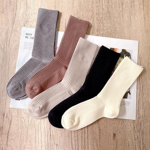 5 Pairs Women‘s Autumn and Winter New Mid-Calf Socks Women‘s Color Wool Socks Classic Vertical Casual Socks One-Piece Delivery