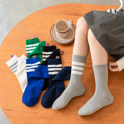 autumn and winter children‘s socks 6 pairs combed cotton medium and large children‘s socks striped sports baby socks one-piece delivery