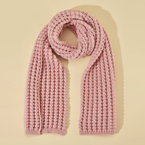 a Pink Knitted Scarf， shawl， cashmere-like Scarf