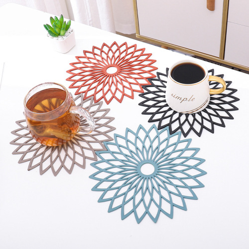 factory direct creative hollow non-slip insulation mat dining table insulation pad high temperature resistant easy to clean flower-shaped gasket wholesale